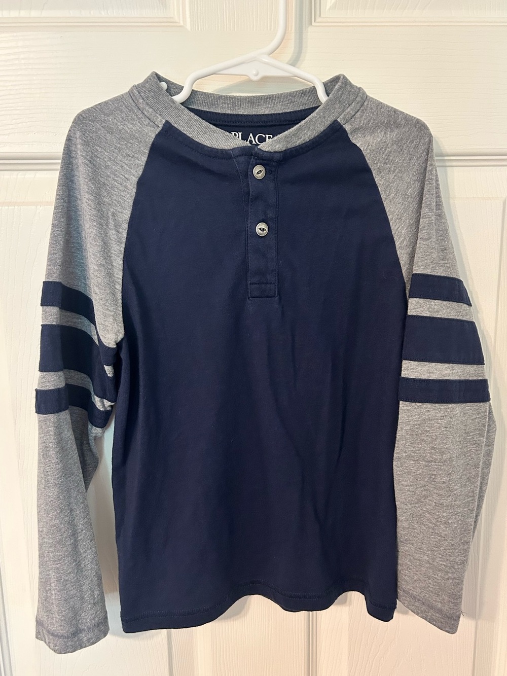 Boys, The Children's Place, Navy and Gray Raglan Henley Long Sleeve Tee, Small